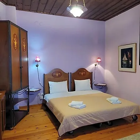 House Mitsiou Traditional Arnaía